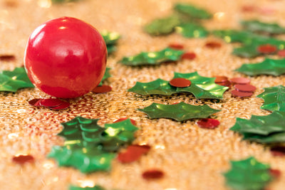 Green and Red Holly Party Confetti